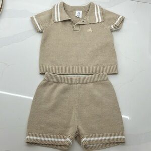 Baby GAP 2 piece set